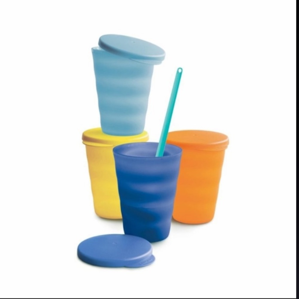 Tupperware tumblers 16 ounce ,no hole seals, set of four